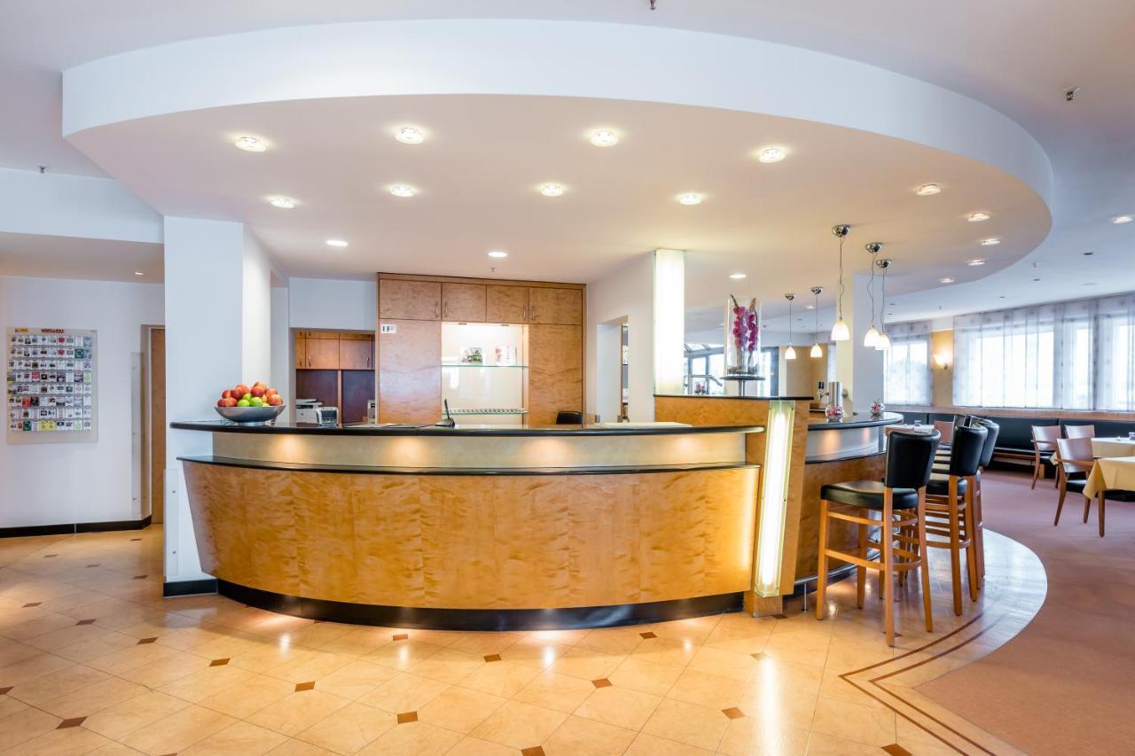 Schlosspark Hotel Берлин Екстериор снимка